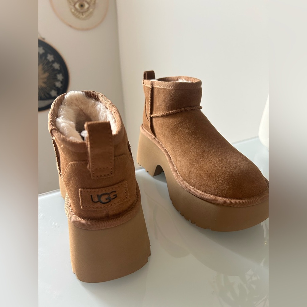 Viral UGG Chestnut Brown Ankle Platform Boots - Picture 2 of 8